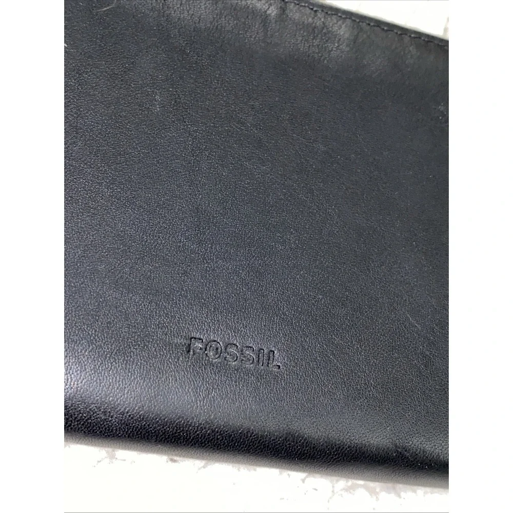 Fossil Black Leather Zip Around Wallet Gold Tone Hardware Continental